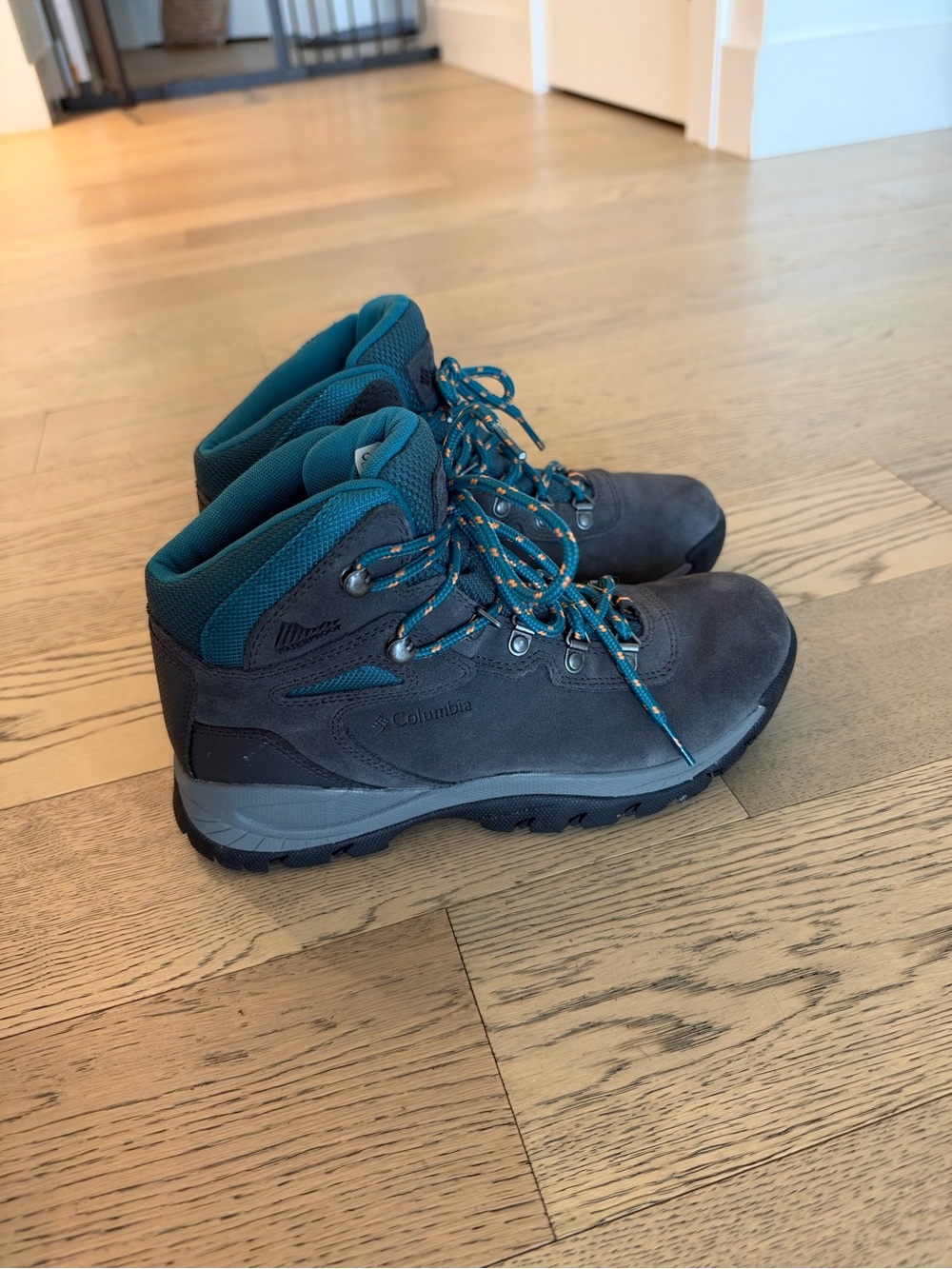 Columbia Women’s Newton Ridge Plus Waterproof Hiking Boots